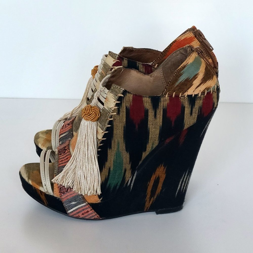 Ikat Fabric Aldo Platform Wedges Size 38/8